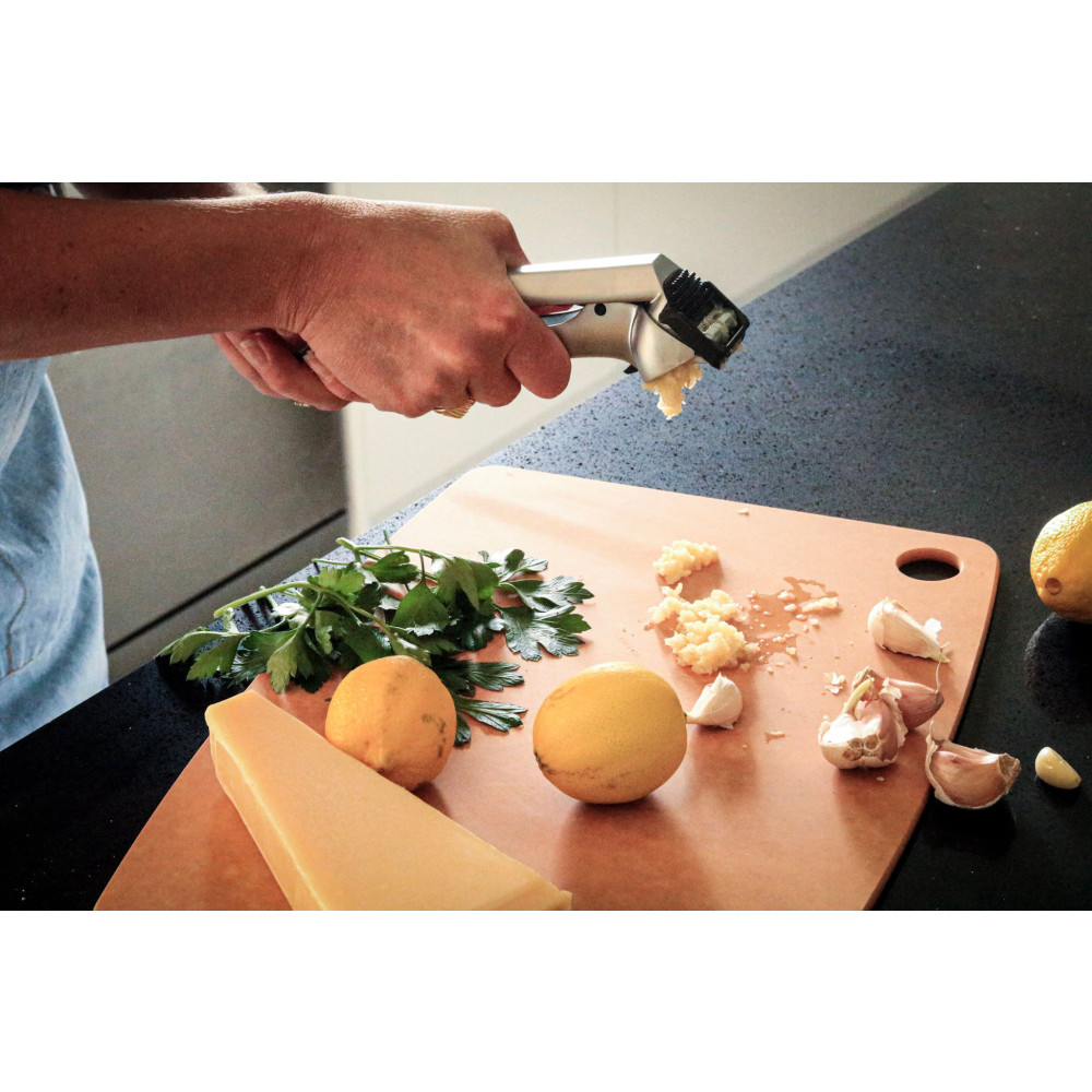 Dreamfarm Garject Garlic Press Black Dreamfarm Kitchenware