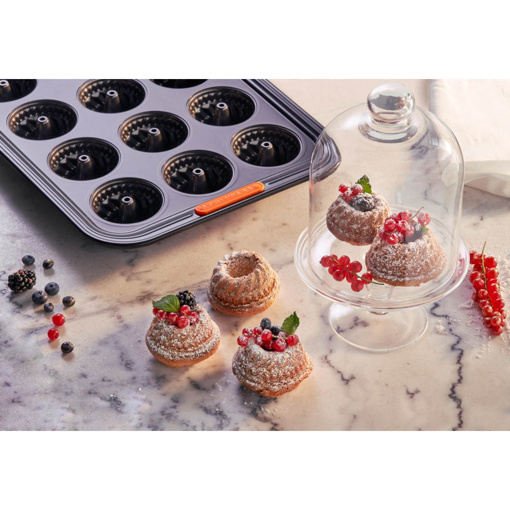 Le Creuset Toughened Non Stick Bakeware 12 Cup Mini Bundt Tray
